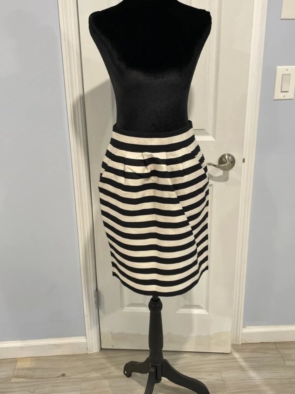 Banana Republic Women’s Black White Striped Skirt 0